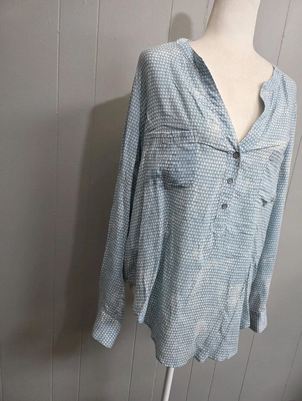 Lou & Grey Blue And White Geometric Print Button Top Size M - Picture 2 of 11
